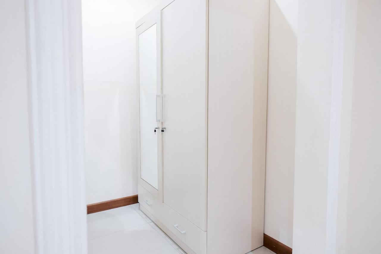 Wisma Delapan Mitra Reddoorz Джакарта Екстер'єр фото